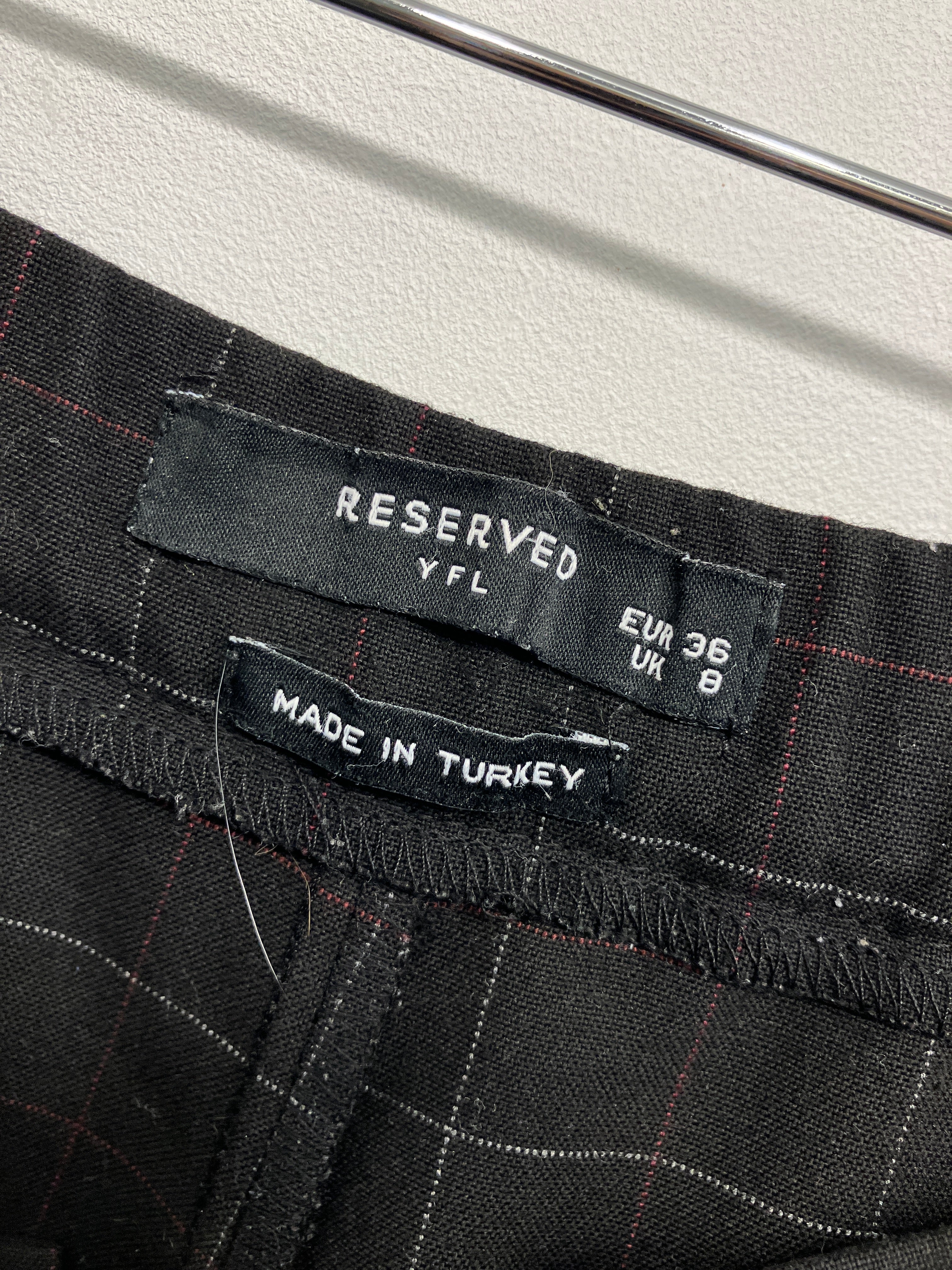 Reserved Bukser